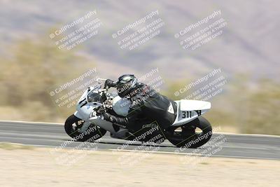 media/Apr-20-2025-CVMA (Sun) [[39090e8767]]/Race 9-Formula LW Twins Shootout/